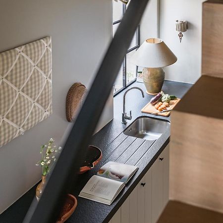 Guesthouse Aubrey - Charming Cottage In The Heart Of Brugge Bagian luar foto